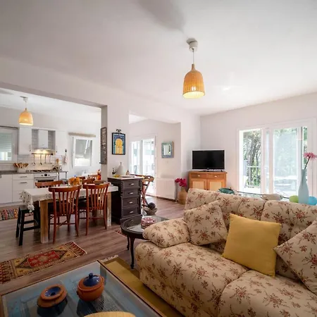 Charming Large Villa. Ideal For Family Breaks *