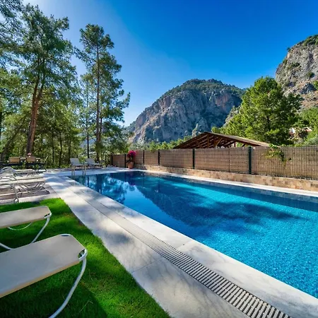 Charming Large Villa. Ideal For Family Breaks Villa *