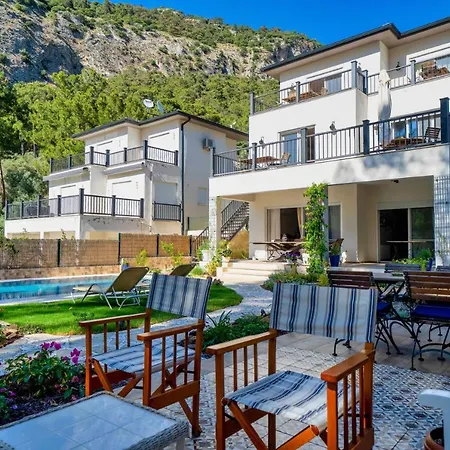 Charming Large Villa. Ideal For Family Breaks 빌라 교젝