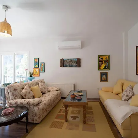 빌라 Charming Large Villa. Ideal For Family Breaks