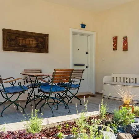 Charming Large Villa. Ideal For Family Breaks 빌라 *