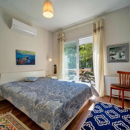 Villa Charming Large Villa. Ideal For Family Breaks *